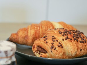 Breakfast meal - Saxon Pricess Suite, Loftus (Saltburn-by-the-Sea)