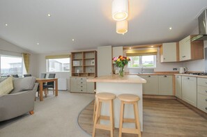 Interior - Charming T/B Lodge 74 at Riviera Bay (Brixham)