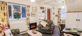 Bumble Bee at 2 Clematis Cottage, Clee Hill