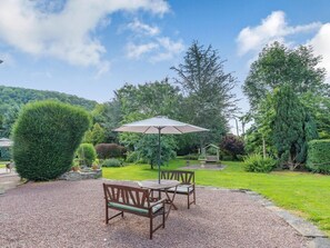 Outdoor dining - Riverside Retreat in Stokesay (Craven Arms)