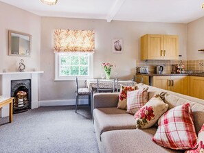 Living area - Riverside Retreat in Stokesay (Craven Arms)