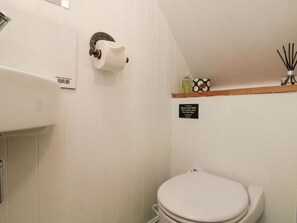 Shower - Saints Cottage, Scarborough (Scarborough)