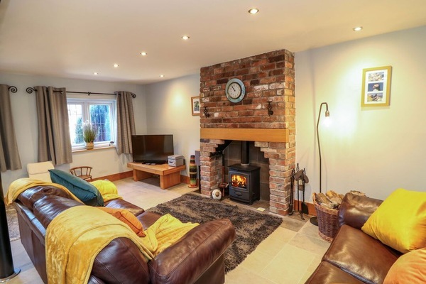 6 Brook Court