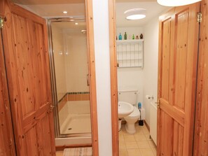 Shower - Kernyk: Charming Home in Porthleven (Helston)