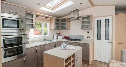Birch, Swanage, Dorset. 2-bed.