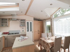 Dining - Birch, Swanage, Dorset. 2-bed. (Swanage)