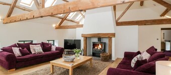 Owl Barn, Leominster, Smart TV