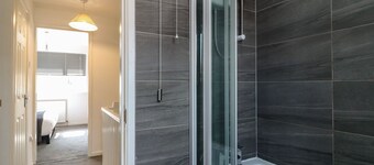 32 Moorland House, Syston