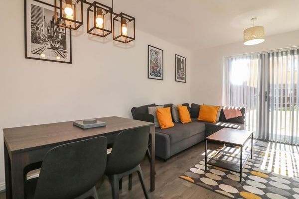 32 Moorland House