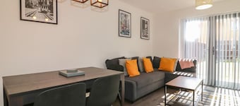 32 Moorland House, Syston