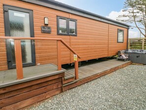 Terrace/patio - Seahorse Retreat, Little Haven (Haverfordwest)