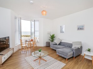 Living area - Glenholme Apartment 4, Redcar (Redcar)