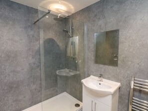 Shower - Glenholme Apartment 4, Redcar (Redcar)