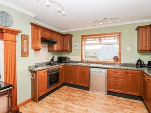 Private kitchen - Ar Dachaigh, Lochmaddy, North Uist (Isle of North Uist)