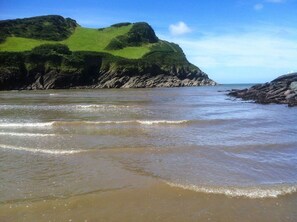 Beach nearby - Round Barn, Ilfracombe (Ilfracombe)