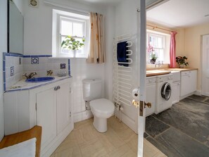 Shower - Porthcothan House, Porthcothan (Padstow)