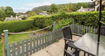 2 Argoed, Llanbedrog