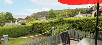 2 Argoed, Llanbedrog