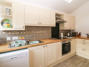Dishwasher - 2 Argoed, Llanbedrog (Pwllheli)