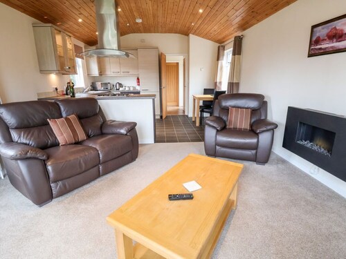 Oak Lodge, Beaconsfield Holiday Park