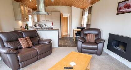 Oak Lodge, Beaconsfield Holiday Park