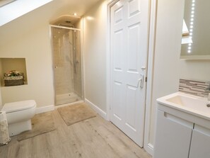 Shower - Maes Meillion, Dolgellau (Dolgellau)