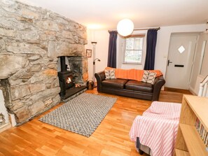 Fireplace - Charming Gerlan Retreat Near Harlech (Harlech)