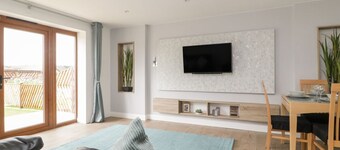 Honey Bee Retreat, Tytherleigh