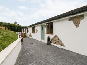 Exterior detail - Honey Bee Retreat, Tytherleigh (Axminster)