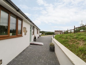 Exterior detail - Honey Bee Retreat, Tytherleigh (Axminster)