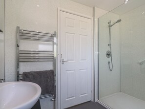 Shower - 28 Guildford Road, Hayle (Hayle)