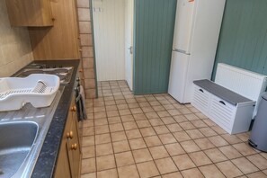 Private kitchen - 28 Guildford Road, Hayle (Hayle)