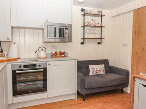 Private kitchen - Hillside Hut is near Ashbourne (Ashbourne)