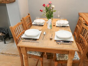 Dining - Bumble Cottage in Netherthong. (Holmfirth)