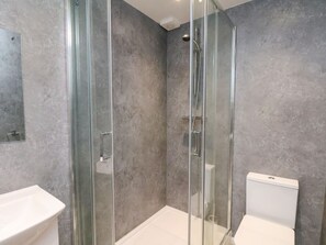 Shower - Glenholme Apartment 6, Redcar (Redcar)
