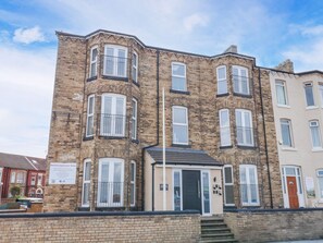 Exterior - Glenholme Apartment 6, Redcar (Redcar)