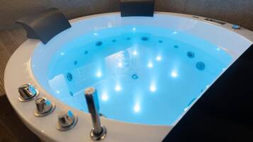 Bain à remous intérieur