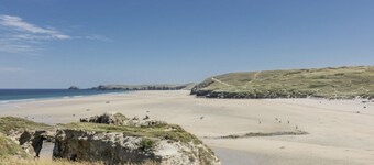 Teach Tra East, Perranporth
