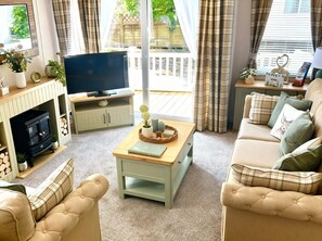 Living area - Aberdunant Hall Holiday Park - 21962, Prenteg (Prenteg)