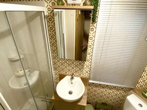 Shower - Aberdunant Hall Holiday Park - 21962, Prenteg (Prenteg)