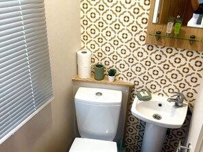 Shower - Aberdunant Hall Holiday Park - 21962, Prenteg (Prenteg)