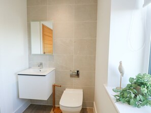 Shower - Glynllifon 4, Benllech (Marianglas)