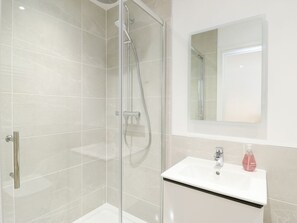 Shower - Glynllifon 4, Benllech (Marianglas)
