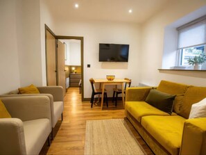 Living area - Aspen Apartment, Llanrwst (Llanrwst)