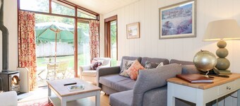 TICKENCOTE, stylish interior, WiFi, Exton