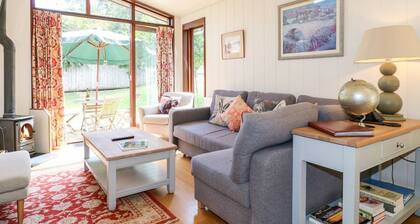 TICKENCOTE, stylish interior, WiFi, Exton