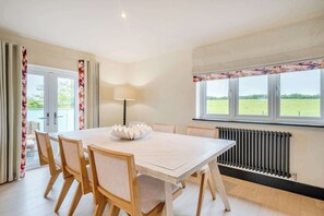 Dining - Bell House, Llanfechell (Amlwch)