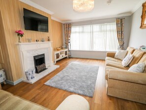 Living area - Hazel Cottage, Portrush (Portrush)