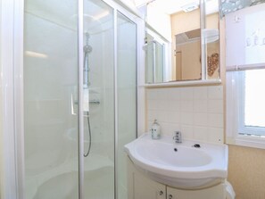 Shower - Cae Carreg, Cemaes Bay (Cemaes Bay)