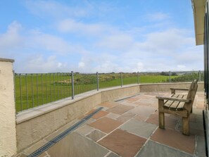 Terrace/patio - Cae Carreg, Cemaes Bay (Cemaes Bay)